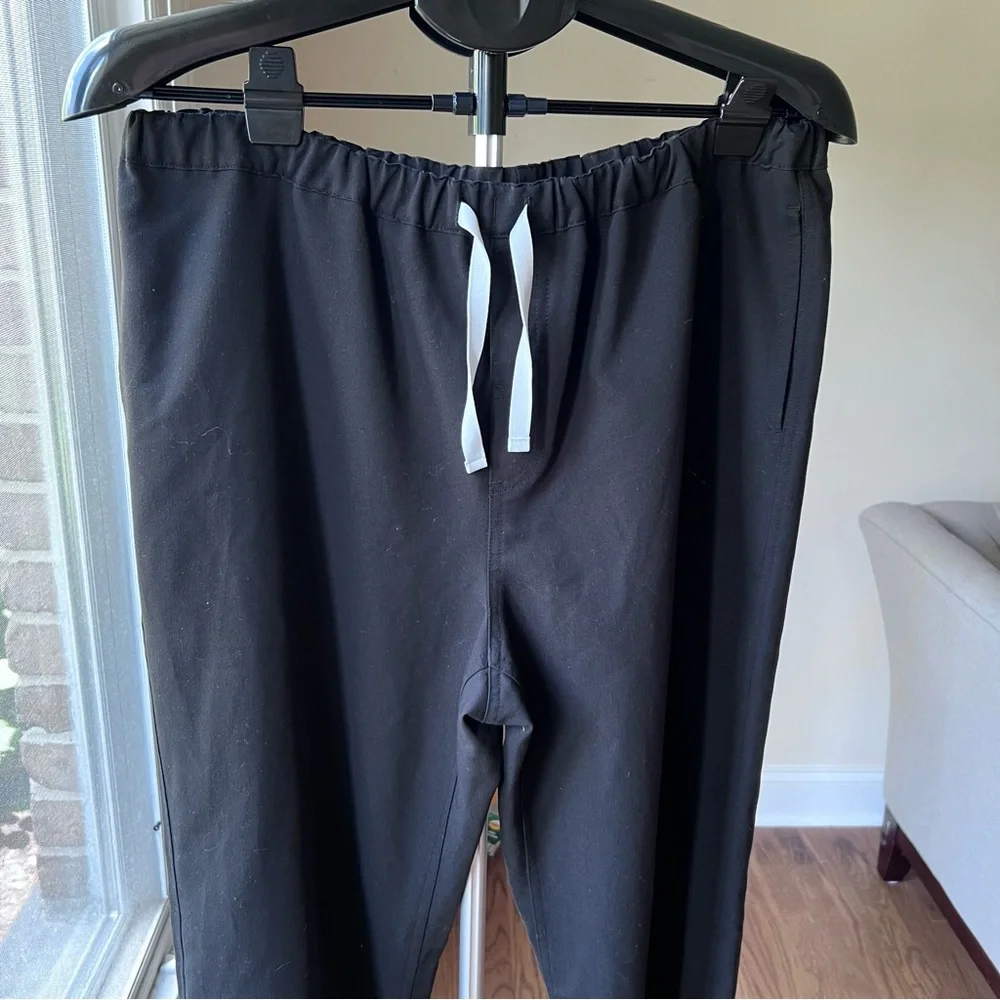 Figs Men's Black Scrub Pants with Gray Drawstring